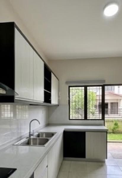 Rumah Kluster untuk Dijual di Johor Bahru (Johor) - Kayelle Tjhai - Kitchen - PropertyGuru.com.my