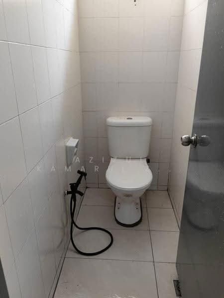 Shop / Office for Rent in Kajang (Selangor) - Azizul Kamarul Zaman - Bathroom - PropertyGuru.com.my
