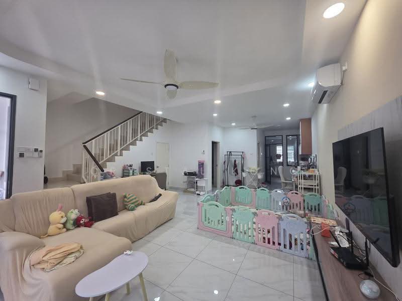 2-storey Terraced House for Rent in Johor Bahru (Johor) - Crystal Kong - Living Room - PropertyGuru.com.my