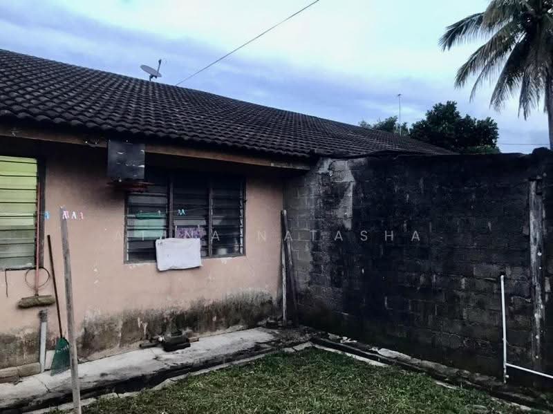 1-storey Terraced House for Sale in Kampung Padang Landak (Pelagat) - Atina Natasha - Exterior - PropertyGuru.com.my
