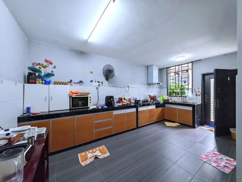 2-storey Terraced House for Sale in Taman Molek (Johor Bahru) - Karl Lim - Kitchen - PropertyGuru.com.my