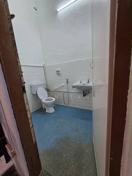 Rumah Teres 2-Tingkat untuk Dijual di Taman Tasek (Johor Bahru) - Win Tan - Bathroom - PropertyGuru.com.my