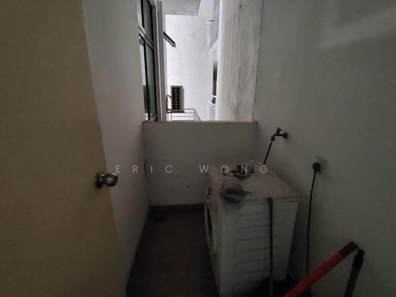 Service Residence for Sale at D'Summit Residences - Eric Wong - PropertyGuru.com.my