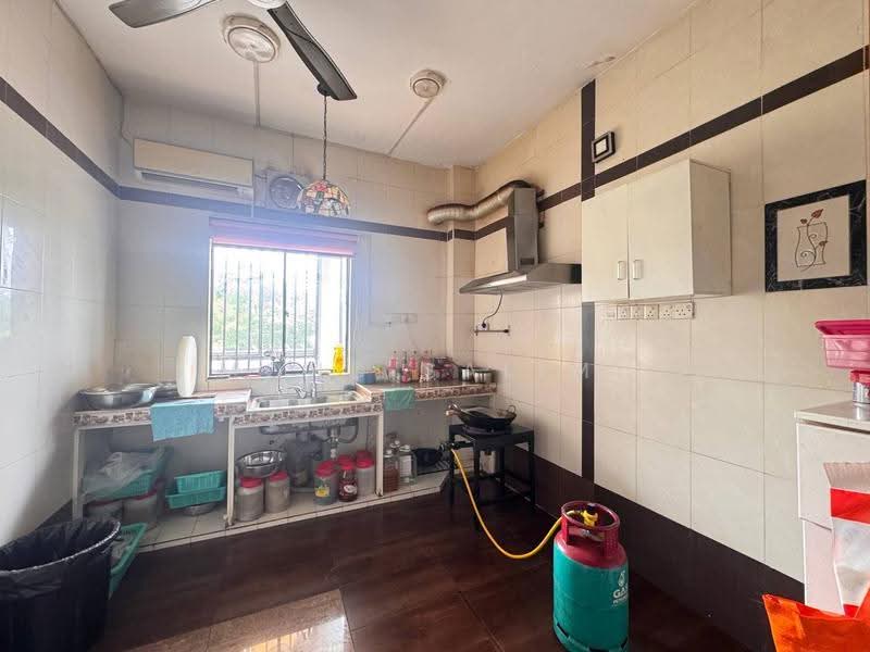 Semi-Detached House for Sale in Taman Desa (Kuala Lumpur) - Mohd Salimi - Kitchen - PropertyGuru.com.my