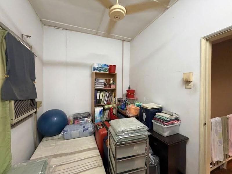 Rumah Teres 2-Tingkat untuk Dijual di Usj 2 (Subang Jaya) - NUZULHAKIMI . - Bedroom - PropertyGuru.com.my