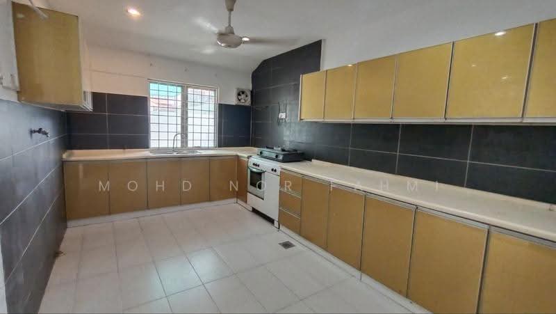Rumah Teres 2-Tingkat untuk Dijual di Taman Kajang Utama (Kajang) - Mohd Nor Fahmi - Kitchen - PropertyGuru.com.my