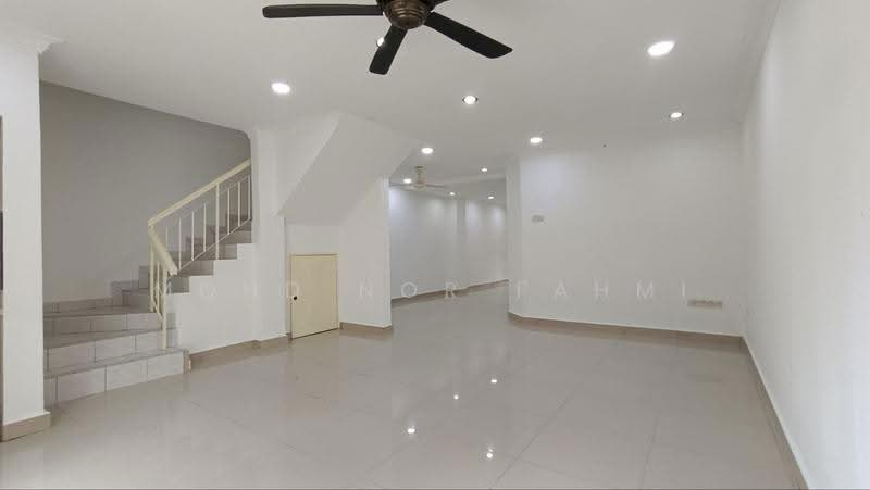 Rumah Teres 2-Tingkat untuk Dijual di Taman Kajang Utama (Kajang) - Mohd Nor Fahmi - Living Room - PropertyGuru.com.my