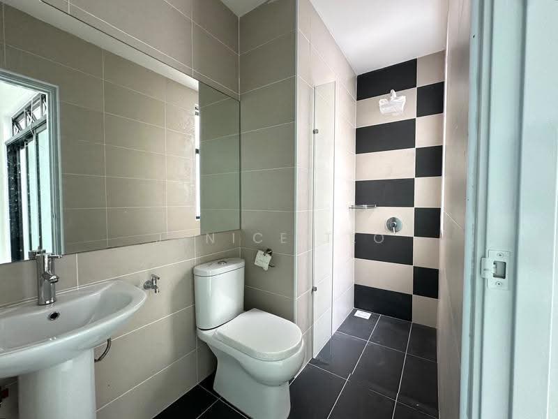 Cluster House for Sale in Skudai (Johor) - Janice Teo - Bathroom - PropertyGuru.com.my