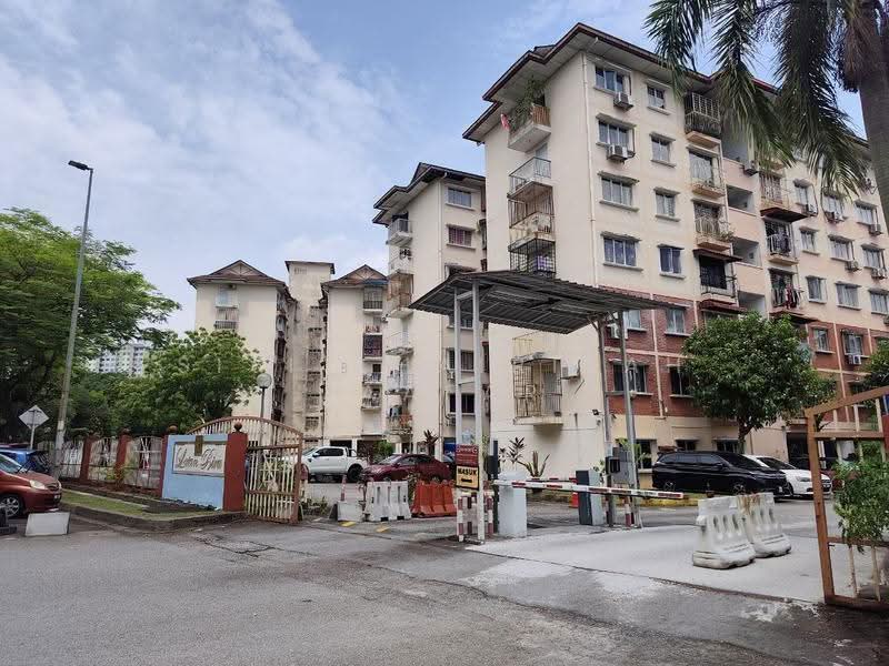 Pangsapuri untuk Dijual di Latan Biru - SITI KHAIRIYAH JAAFAR - Exterior - PropertyGuru.com.my
