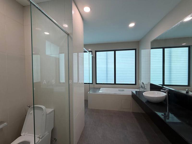 Zero-Lot Bungalow for Rent in Cyberjaya (Selangor) - Asyraf Azman - Bathroom - PropertyGuru.com.my