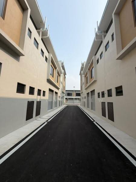 Shop / Office for Rent in Bandar Baru Kundang (Rawang) - Bryan Liew - Exterior - PropertyGuru.com.my