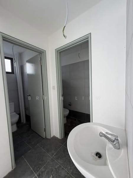 Shop / Office for Rent in Bandar Baru Kundang (Rawang) - Bryan Liew - Bathroom - PropertyGuru.com.my