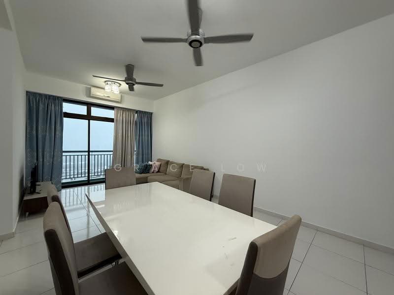Kediaman Servis untuk Dijual di Sky Gardens Residences - Grace Low - Living Room - PropertyGuru.com.my