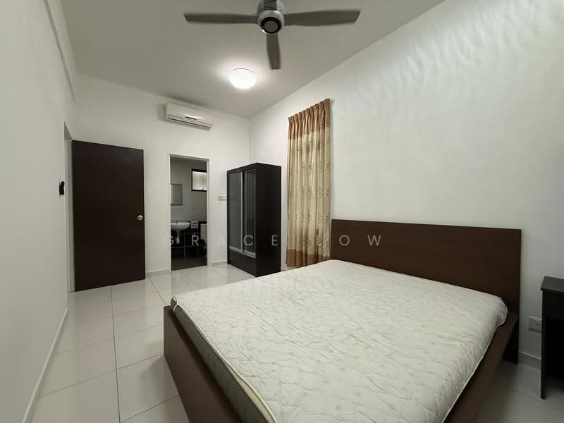 Kediaman Servis untuk Dijual di Sky Gardens Residences - Grace Low - Bedroom - PropertyGuru.com.my