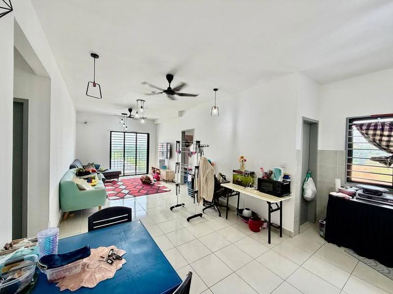 Kondominium untuk Dijual di Cassia Residence @ Laman View - Nurul Ain Muharam - Living Room - PropertyGuru.com.my
