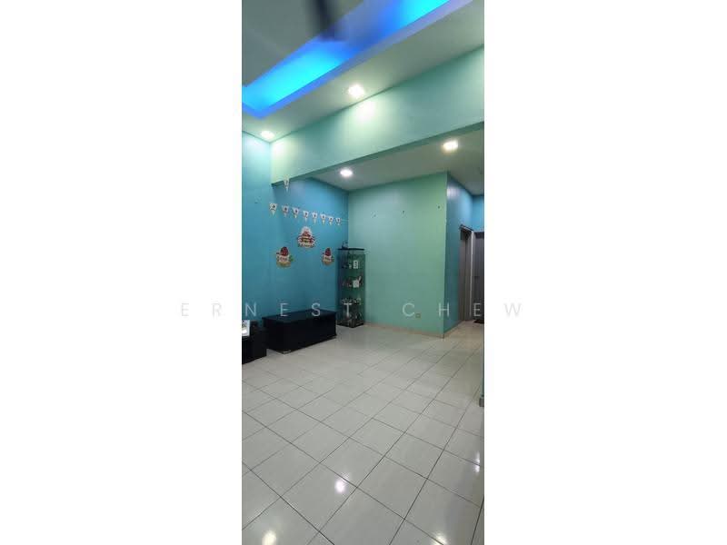 Rumah Bandar untuk Dijual di Sungai Long (Bandar Sungai Long) - Ernest Chew - Living Room - PropertyGuru.com.my