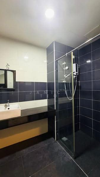 Kediaman Servis untuk Dijual di D'Inspire Residence (Inspira Bestari) - Janice Teo - Bathroom - PropertyGuru.com.my