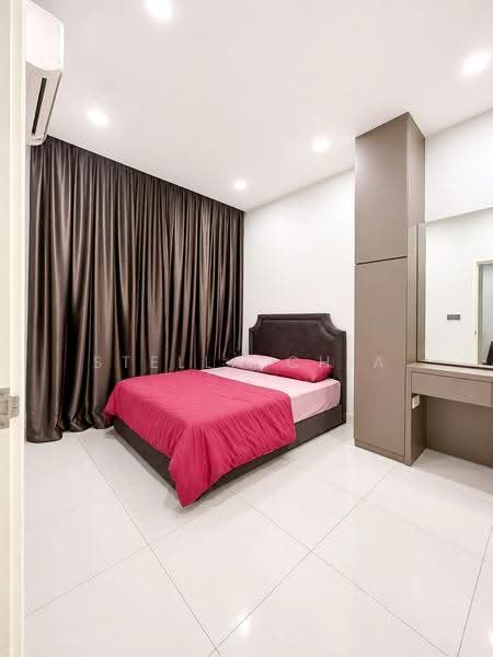 Kediaman Servis untuk Dijual di D'Suites Akasia Horizon @ Horizon Hills - Stella Chia - Bedroom - PropertyGuru.com.my