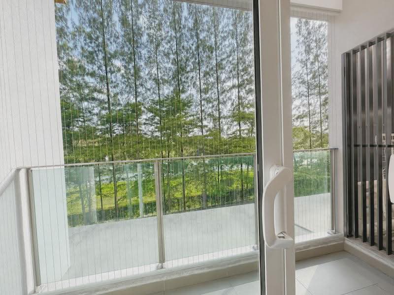 Kediaman Servis untuk Dijual di D'Suites Akasia Horizon @ Horizon Hills - Stella Chia - Balcony - PropertyGuru.com.my