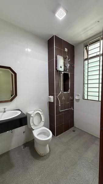 Rumah Teres 2-Tingkat untuk Disewa di Bandar Dato Onn (Tebrau) - Win Tan - Bathroom - PropertyGuru.com.my