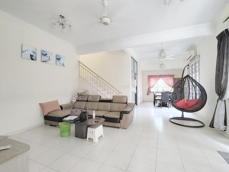 Rumah Teres 2-Tingkat untuk Dijual di Taman Nusa Idaman (Iskandar Puteri (Nusajaya)) - Michael Chong - Living Room - PropertyGuru.com.my