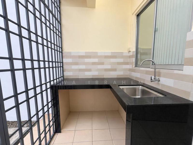 2-storey Terraced House for Sale in Seksyen 8 (Bandar Baru Bangi) - Hawa Ibrahim - Kitchen - PropertyGuru.com.my