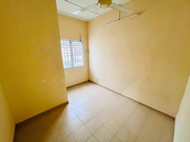 2-storey Terraced House for Sale in Seksyen 8 (Bandar Baru Bangi) - Hawa Ibrahim - Interior - PropertyGuru.com.my