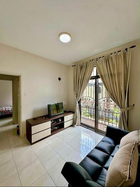 Cluster House for Sale in Taman Seri Austin (Tebrau) - JAN AU - Living Room - PropertyGuru.com.my