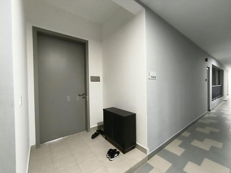 Condominium for Rent at Lakefront Residence - Siti Haila - Corridor - PropertyGuru.com.my