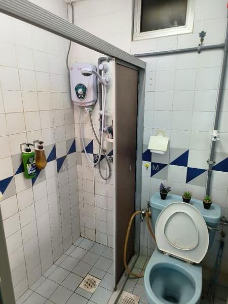 Kondominium untuk Dijual di Casa Ria - Kobe Lim - Bathroom - PropertyGuru.com.my