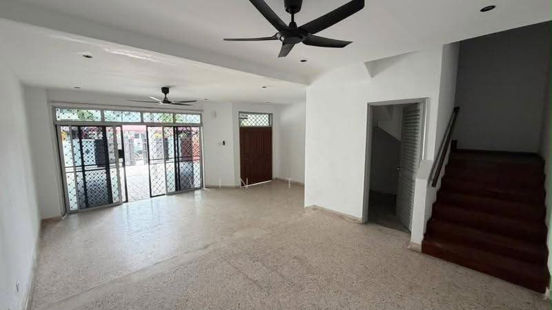 2-storey Terraced House for Sale in Taman Perling (Perling) - Win Tan - Living Room - PropertyGuru.com.my
