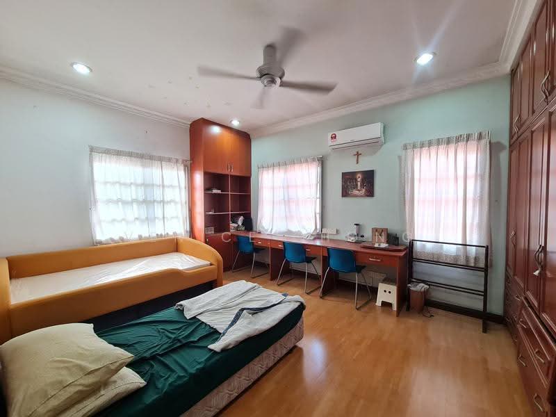 Rumah Berkembar untuk Dijual di Bandar Kinrara Seksyen 6 (Bandar Kinrara) - Venice Chong - Bedroom - PropertyGuru.com.my