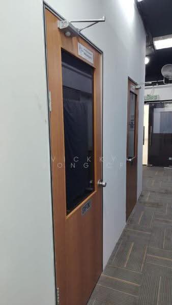 Pejabat untuk Disewa di Taman Pertama (Cheras) - Vickky Wong CF - Corridor - PropertyGuru.com.my