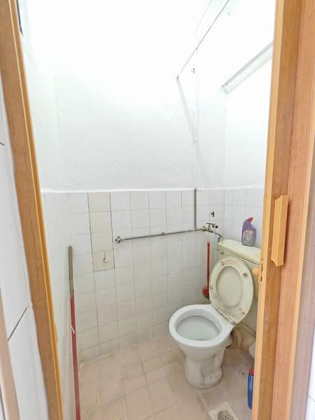 Rumah Flat untuk Disewa di Desa Mawar - Kenny Ooi - Bathroom - PropertyGuru.com.my
