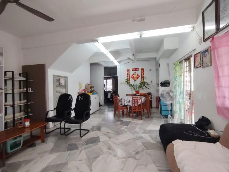 Rumah Teres untuk Dijual di Taman Klang Utama (Kapar) - Annie Kho - Living Room - PropertyGuru.com.my