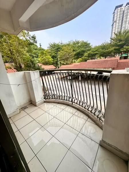 Pangsapuri untuk Dijual di Avilla Apartments - Jenny Ng - Balcony - PropertyGuru.com.my