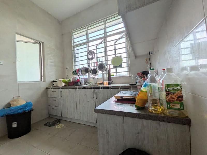 Townhouse for Sale in Taman Pandan Indah (Ampang) - Azli Ibrahim - Kitchen - PropertyGuru.com.my