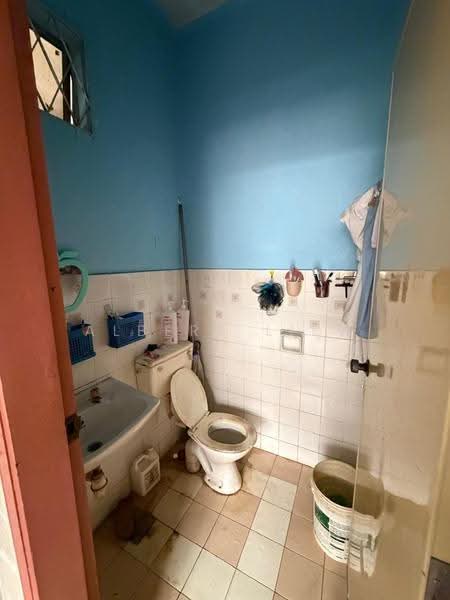 1-storey Terraced House for Sale in Jementah (Johor) - Albert Liew - Bathroom - PropertyGuru.com.my
