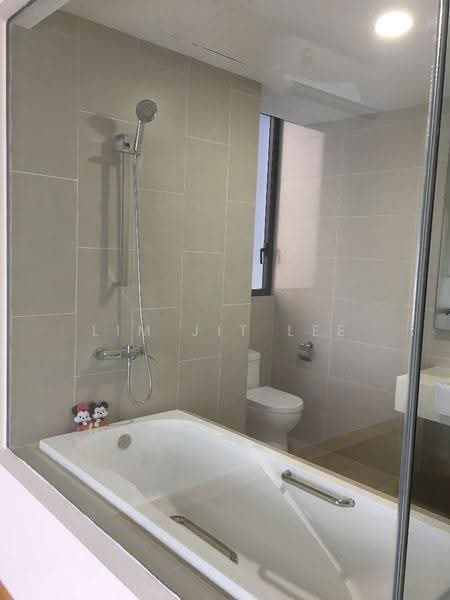 Service Residence for Sale at KL Gateway Residences - Lim Jit Lee - Bathroom - PropertyGuru.com.my