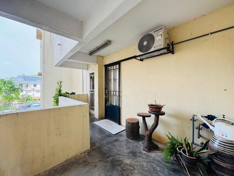 Pangsapuri untuk Dijual di Pangsapuri Carlina - SITI KHAIRIYAH JAAFAR - Balcony - PropertyGuru.com.my
