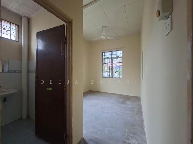 Rumah Berkembar untuk Dijual di Taman Tuanku Jaafar (Sungai Gadut) - Deeja Zakaria - Interior - PropertyGuru.com.my