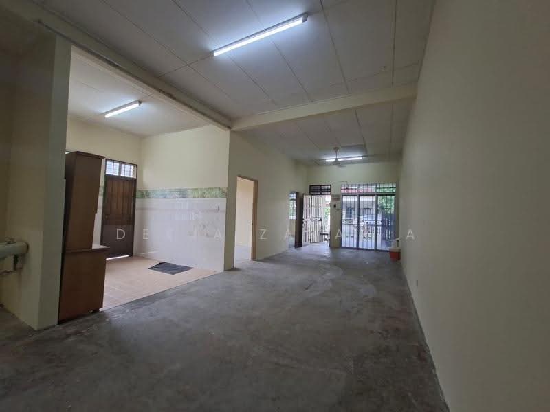Rumah Berkembar untuk Dijual di Taman Tuanku Jaafar (Sungai Gadut) - Deeja Zakaria - Interior - PropertyGuru.com.my