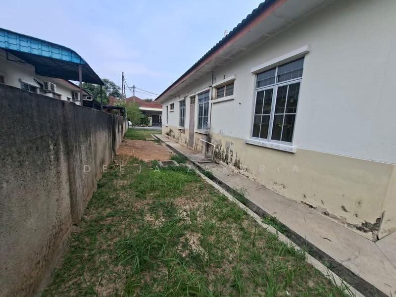 Rumah Berkembar untuk Dijual di Taman Tuanku Jaafar (Sungai Gadut) - Deeja Zakaria - Exterior - PropertyGuru.com.my