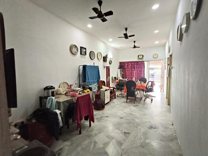 Rumah Teres 1-Tingkat untuk Dijual di Taman Sri Melor (Kajang) - Saran SK - Living Room - PropertyGuru.com.my