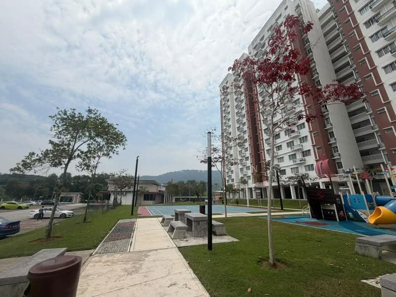 Pangsapuri untuk Disewa di De Bayu - Andrew Ang - Exterior - PropertyGuru.com.my