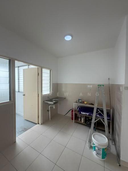 Pangsapuri untuk Disewa di De Bayu - Andrew Ang - Kitchen - PropertyGuru.com.my