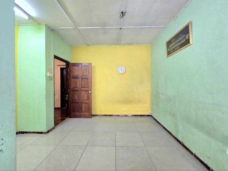 2-storey Terraced House for Sale in Taman Putra (Ampang) - Azli Ibrahim - Interior - PropertyGuru.com.my