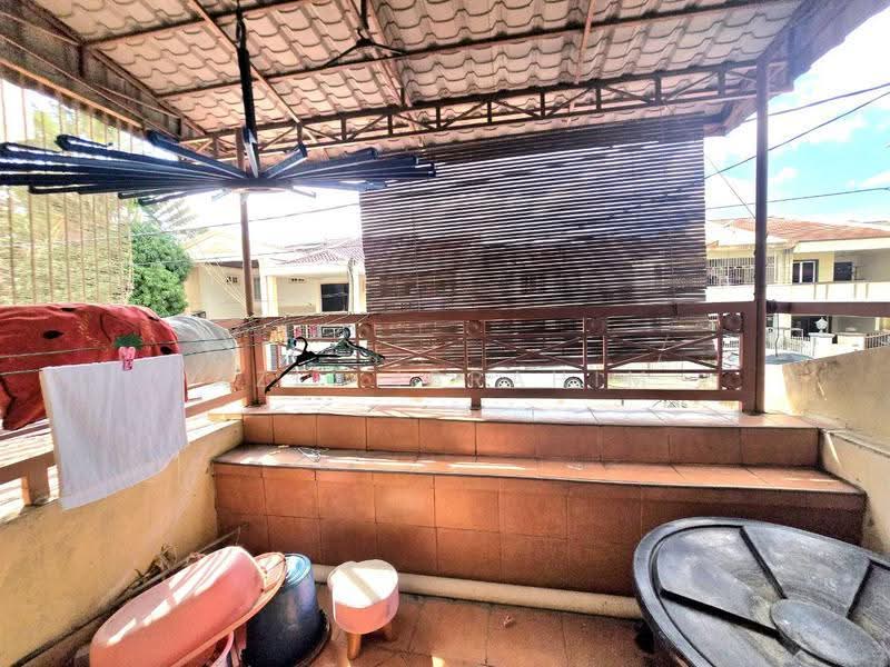 2-storey Terraced House for Sale in Taman Putra (Ampang) - Azli Ibrahim - Balcony - PropertyGuru.com.my