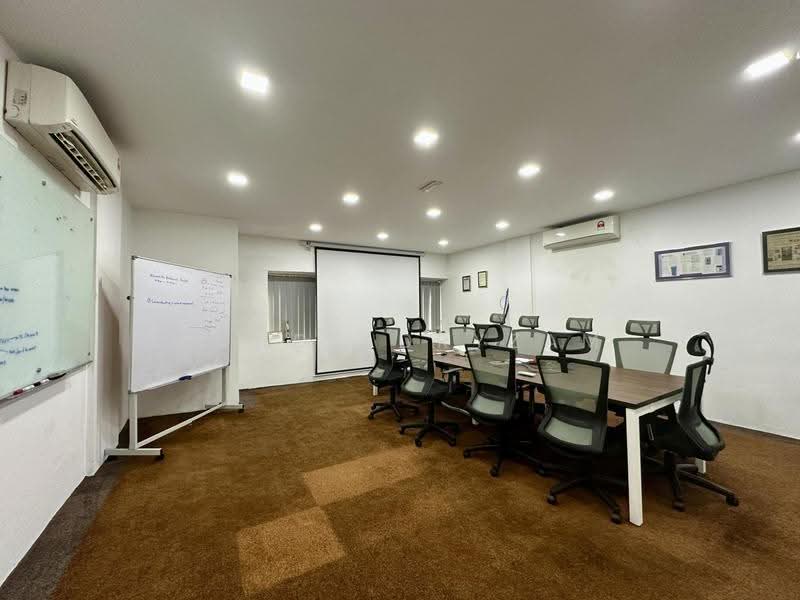 Shop for Sale in Seksyen 22 (Shah Alam) - Mohd Adryzam - Interior - PropertyGuru.com.my