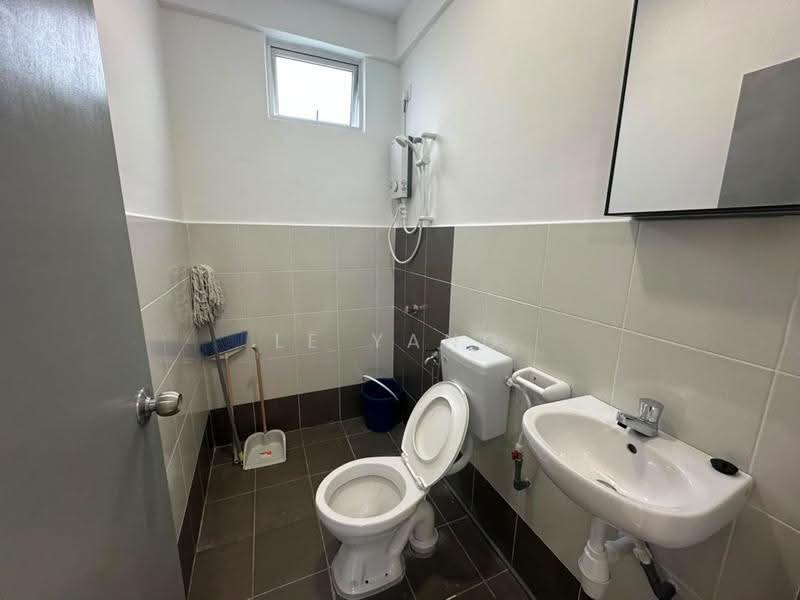 Rumah Flat untuk Disewa di PANGSAPURI CENDERA 1 - Le Yang - Bathroom - PropertyGuru.com.my